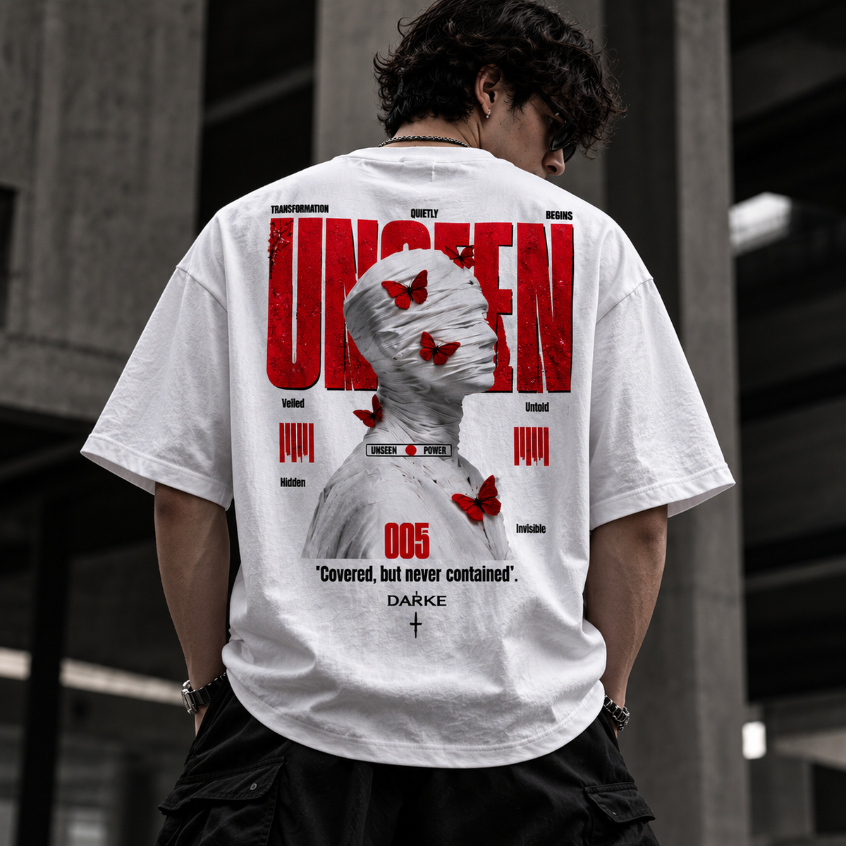 DARKE UNSEEN oversized T-shirt back product photo